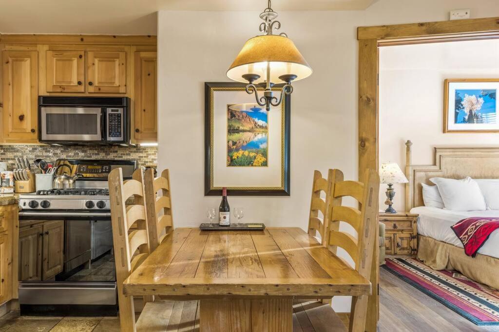 Blue Collar Boutique: Affordable Adventure Aparthotel Telluride Luaran gambar