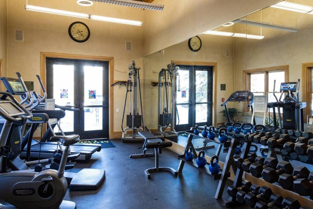 Blue Collar Boutique: Affordable Adventure Aparthotel Telluride Luaran gambar